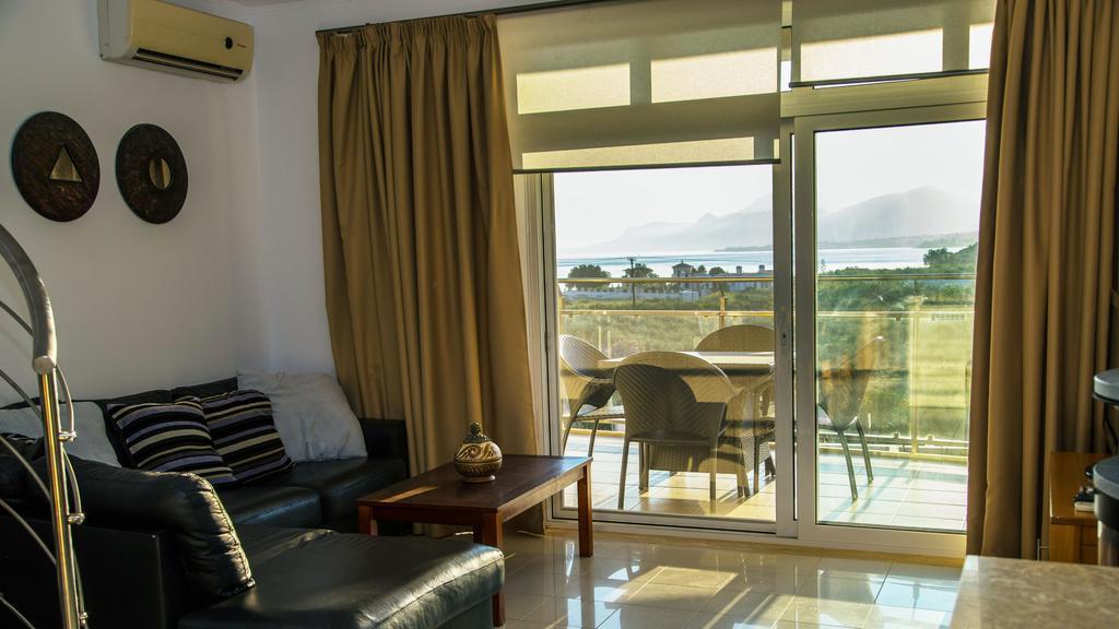 Lagada Aparthotel Makrýgialos
